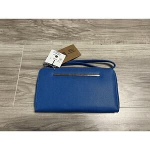 Wristlet Blue Zip Around Wallet STEVE MADDEN Bzippy NWT Compartments Classic